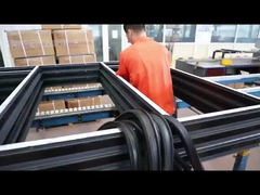 Ελαφριά Αλουμινίου Στρίψιμες Πόρτες 2mm Οριζόντιο Πλαίσιο Ανοίγματος Στρίψιμη Πύλη από Γυαλί