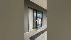 Ευρωπαίος διαδρόμος με συρόμενες πόρτες!